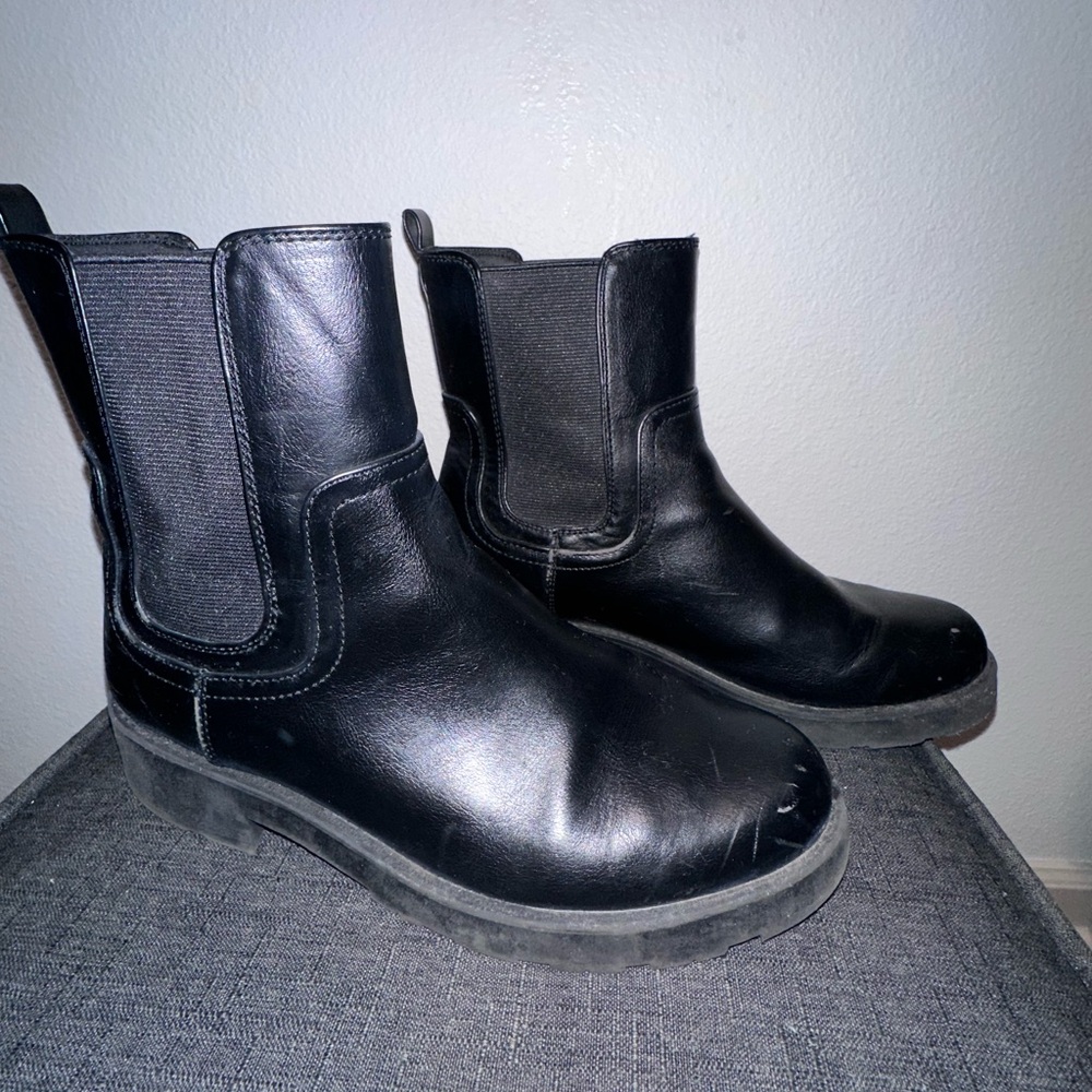 Old Navy Black Chelsea Boots